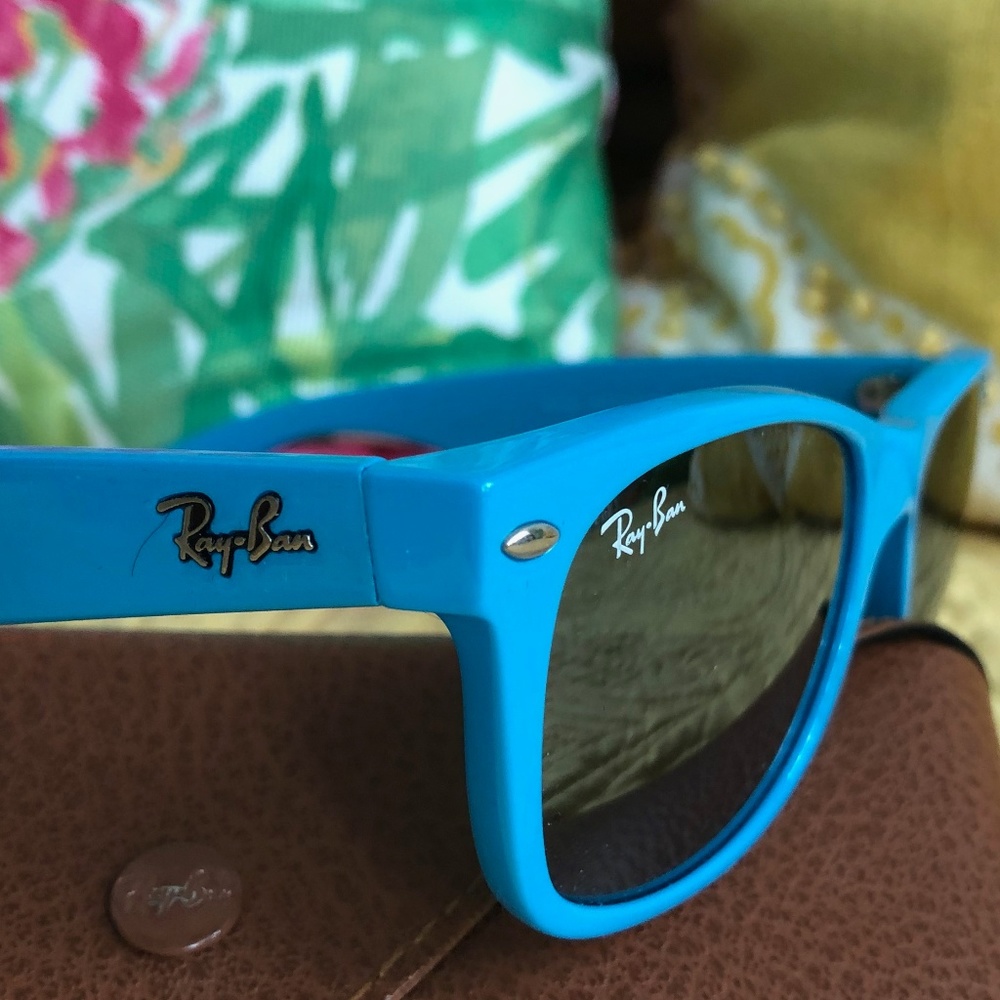 Flawless Turquoise Ray Ban Wayfarers- Like New